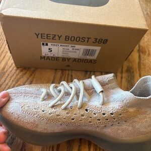 Yeezy Boost 380 size 5